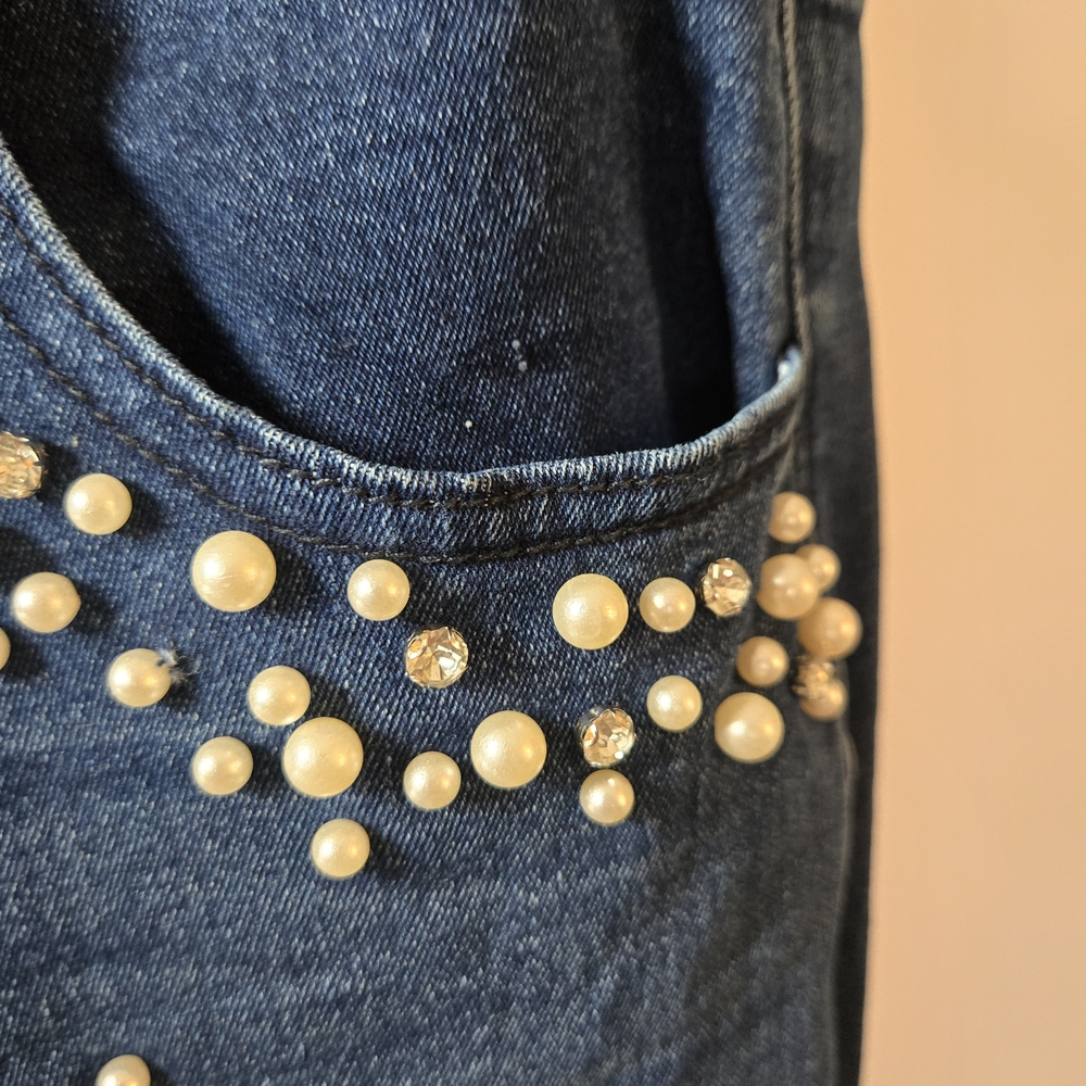 Chic Pearl-Embellished Skinny Jeans in Classic Blue NWOT - Picture 3 of 6
